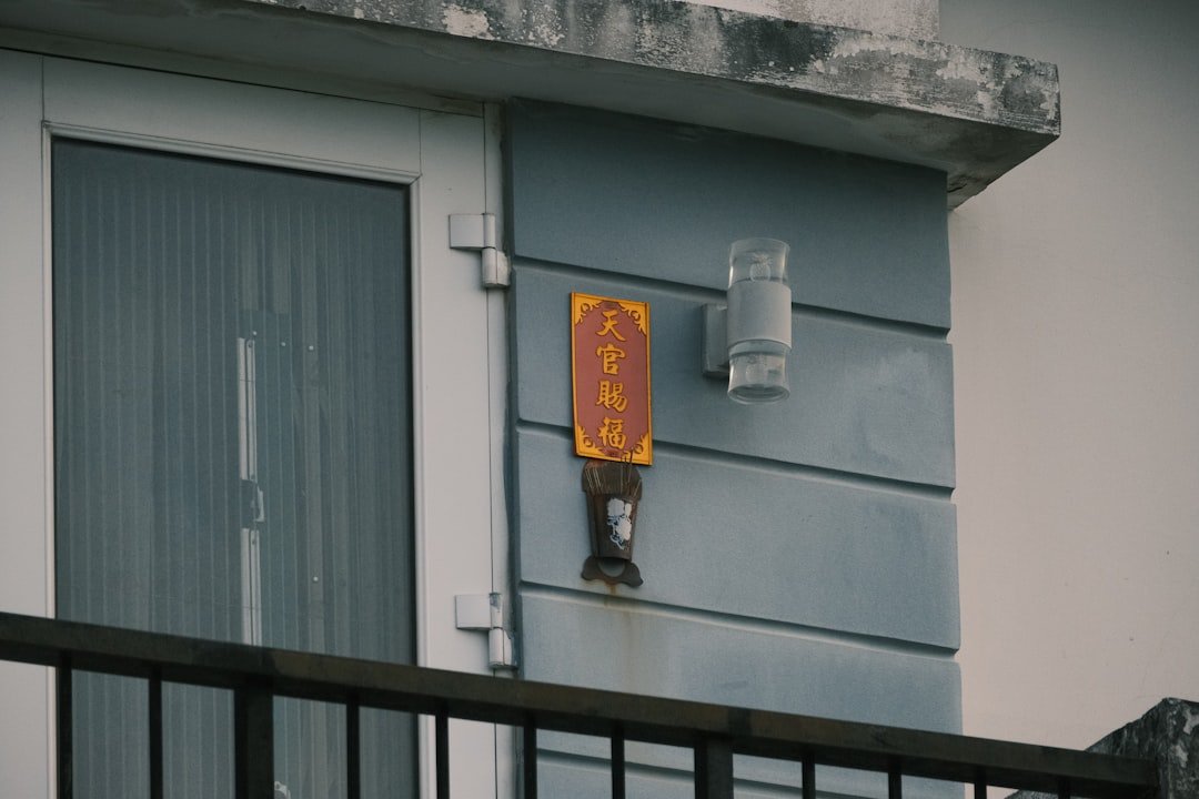 Ngôi nhà thông minh hiện đại với các thiết bị IoT