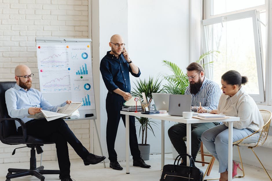 Sơ đồ minh họa phương pháp FinOps với sự hợp tác giữa các nhóm
